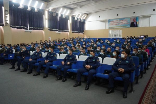 В военном институте обсудили методы построения позитивных отношений в семье