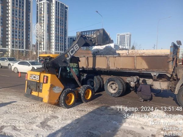 Более 3 тысяч большегрузов снега вывезены из Астаны за ночь