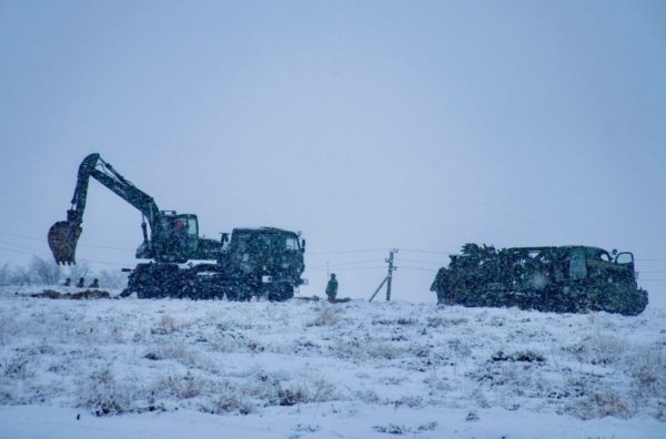 Тактическо-строевые занятия прошли в инженерно-саперной бригаде Конаевского гарнизона