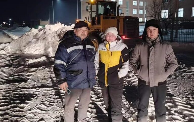 Косшы борется со снегом