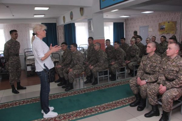 Солдатские матери посетили военный вуз