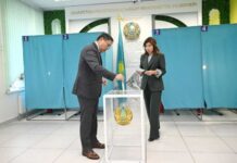 Аким Алматы Ерболат Досаев принял участие в референдуме по строительству АЭС