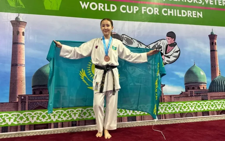 С 13 лет обучает каратэ малышей чемпионка из Кокшетау