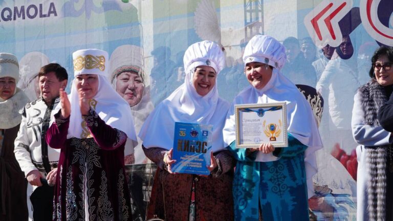 В Кокшетау установлен рекорд: шествие кимешеков вошло в Книгу рекордов Казахстана