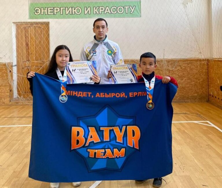 Очередные медали у детей спасателей